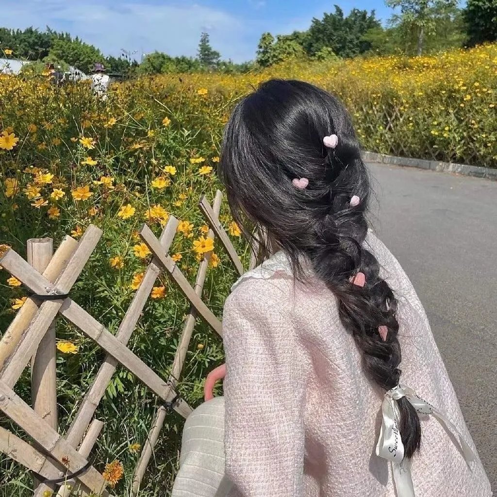 女大学生